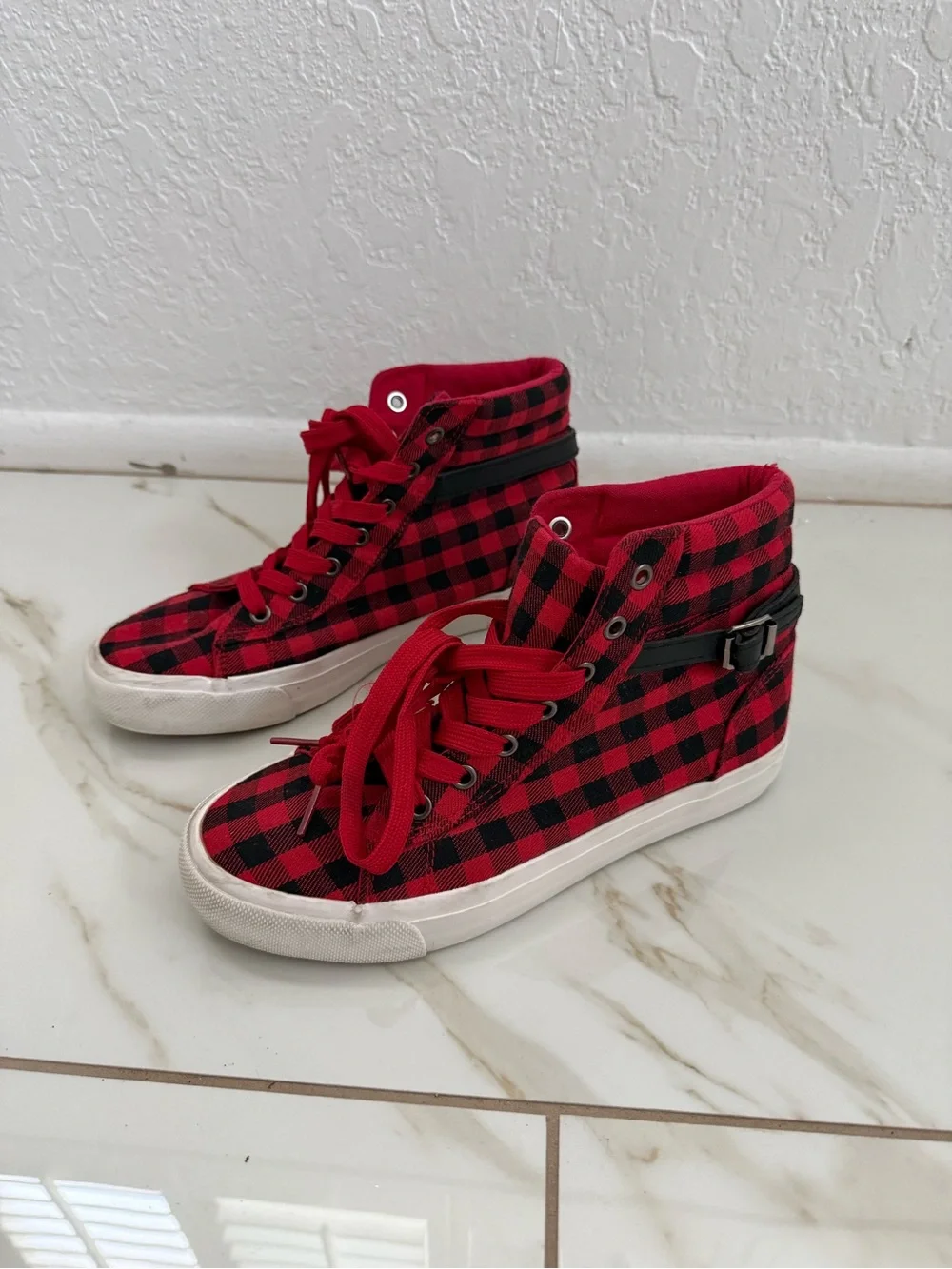 Olivia Miller Women’s Size 8 Red and Black Buffalo Plaid High-Top Sneakers